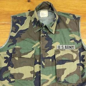 US Army Coat Combat Woodland Camo M/L Vest Sleeveless Distressed Military Pocket - Picture 1 of 9