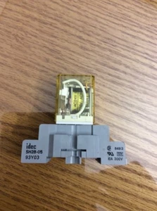 Idec SH2B-05 Relay Socket 10A 300V - Picture 1 of 12