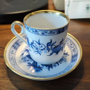 Taza y platillo Royal Franconia Demitasse de colección The Danbury Mint - Imagen 1 de 23