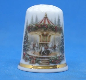 Birchcroft Porzellan Fingerhut -- Weihnachtskarussell mit gratis Kuppel Geschenkbox - Bild 1 von 3