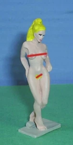 SPIELZEUG SOLDATEN BLECH RÖMISCH SEXY SCHÖNE FRAU TANZEND 54 MM - Bild 1 von 3