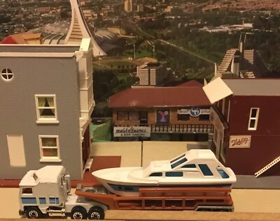 Vintage 1981 Matchbox Kenworth Semi & Low Bed Trailer With Boat - Image 1 of 4