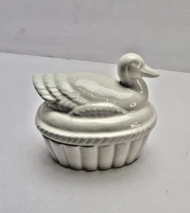 Vintage weiß Keramik Ente bedeckt Schale Schmuckschatulle Butter Süßigkeiten Halter Bauernhaus - Bild 1 von 7