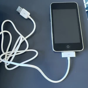 Apple iPod Touch (2nd Generation) A1288 16GB Black Silver/ Read Description - Picture 1 of 4