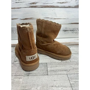 Stivali in shearling UGG Australia bambino ragazza taglia 7 fama capesante  - Foto 1 di 7
