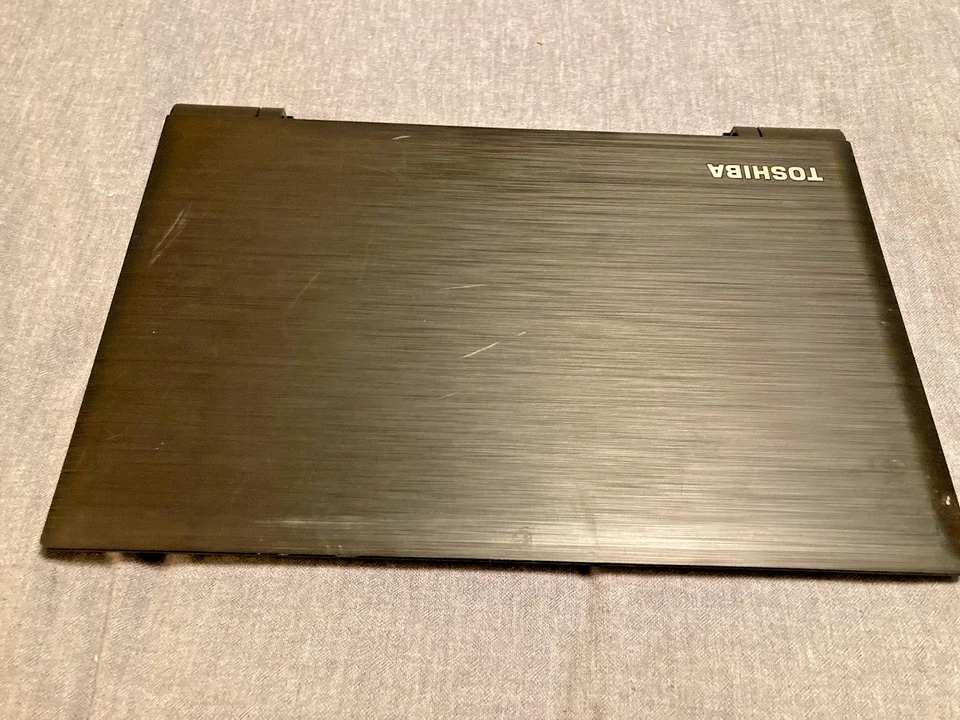 * PIEZAS * TOSHIBA SATELLITE C75D-C7217 AMD A6-7310 - Sin RAM - Sin HD - Sin batería Foto 1 de 4