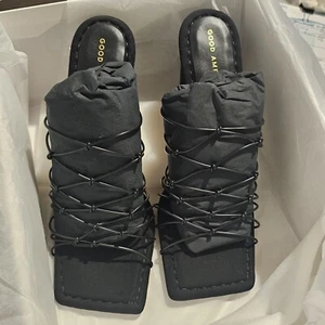 Sandali con tacco alto americani buoni neri taglia 9 neoprene gabbia mulo nuovi con scatola - Foto 1 di 10