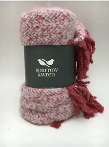 SPARROW & WREN LUTUS SOFT PLUSH CHEVRON THROW BURGUNDY CRANBERRY FRINGES 50 X 70 - Picture 1 of 5