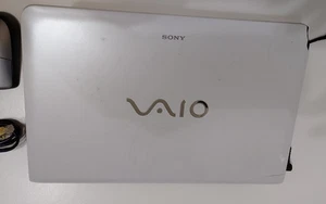 computer portatile sony vaio sve151d11m usato con alimentatore e mouse - Foto 1 di 17