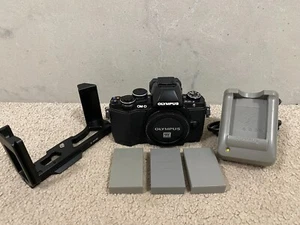 Olympus OM-D E-M10 Micro 4/3 Mirrorless Digital Camera (Body only) • S/C 2489 - Picture 1 of 12
