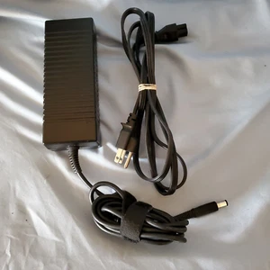 Genuine HP 135W AC Adapter - Series HSTNN-LA01-E(647982-002) - Picture 1 of 3