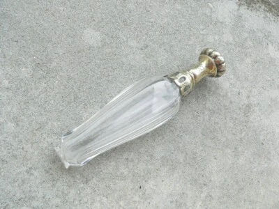 ancien flacon à sel ou à parfum en cristal et bouchon vermeil XIX - Photo 1/4