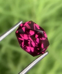 Granate rodolita natural de 9,5 mm elegante octágono largo, rodolita de corte de precisión. - Imagen 1 de 10