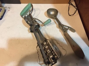 Vintage Manual 'Flint' Rotary Egg Beater Hand Blender Mixer & Ice Cream Scooper - Picture 1 of 7