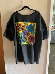 Blusa negra estilo plus años 90 de colección con flores pintadas talla 24W usada en excelente estado - Imagen 1 de 8