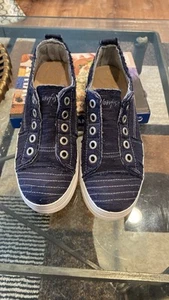 Blowfish Malibu Women's BLUE Slip On Sneaker Size 7 - Picture 1 of 6