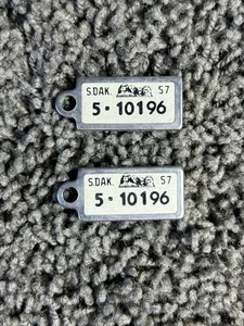 VTG DAV Disabled Veterans Mini License Plate Set 2 Key Chain SOUTH DAKOTA 1957 - Picture 1 of 3
