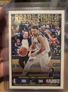Luka Doncic 2022-23 Panini NBA Hoops #42 Road To The Finals 1st Round #1863/2022 - Imagen 1 de 2