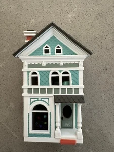 1990 Hallmark Keepsake Ornament ~ Holiday Home #7 Nostalgic Houses & Shops - Picture 1 of 4