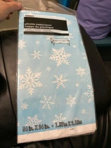 Blue & White Snowflake Plastic Tablecover New!!! - Picture 1 of 1