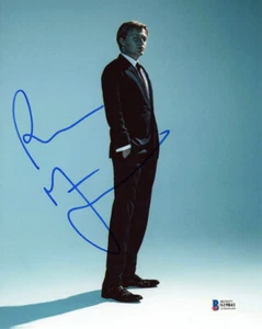 RONAN FARROW SIGNED AUTOGRAPHED 8x10 PHOTO MSNBC NEW YORKER PULITZER BECKETT BAS - Picture 1 of 2