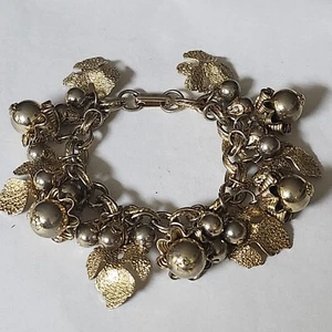 Pulsera Vintage Dije Bellotas Hojas de Roble Adornos Tono Dorado - Imagen 1 de 4