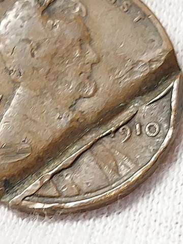 1910 ERROR - Lincoln wheat cent struck thru object ERRORS F/136 Cover