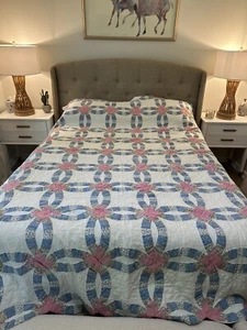 VINTAGE DOUBLE WEDDING RING PATTERN QUILT White Blue Pink 78x103 **Read** Queen - Picture 1 of 24