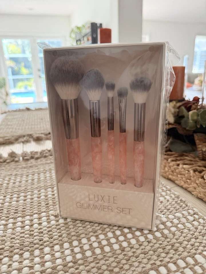 New Luxie Beauty Glimmer 5pc Brush Set Handcrafted Premium Synthetic Brushes - Image 1 of 4