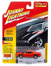 JOHNNY LIGHTNING JLCP7060 A 2010 DODGE CHALLENGER R/T 1/64 DIECAST HEMI ORANGE