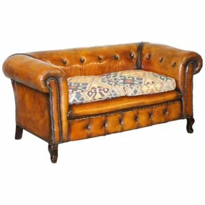 1 OF 2 RESTORED VICTORIAN GENTLEMAN'S CLUB CHESTERFIELD LEATHER SOFAS KILIM SEAT - Picture 1 of 12