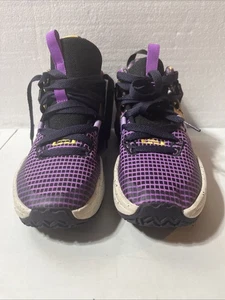 Nike Lebron Witness 7 SE GS Lakers Graffiti Turnschuhe Größe 5Y Schuhe - FD0209-001 - Bild 1 von 12