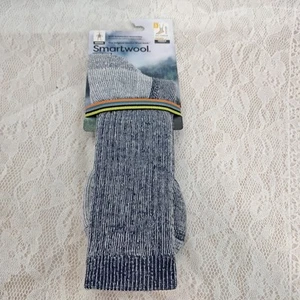 New Smartwool Large 9-11.5 Crew Socks Merino Wool Classic Full Cushion Hiking - Picture 1 of 5