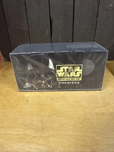 Star Wars Premiere Juego de Cartas Personalizable Barajas de Inicio Caja 1995 Descifrador Sellado - Imagen 1 de 6
