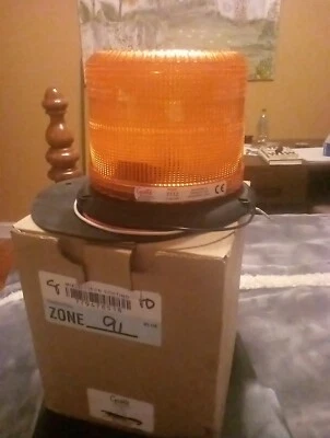 Luz de servicio Grotes 77123. Luz ámbar de bajo perfil.  NUEVO.   ENVÍO GRATIS  Foto 1 de 2