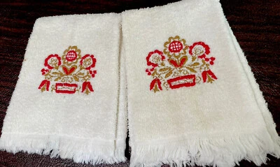 2 toalhas com franjas bordadas estilo escandinavo floral na ponta dos dedos - Imagem 1 de 4