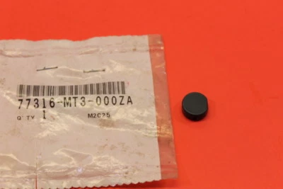 NUEVO DE LOTE HONDA ST1100 TAPA DE RIEL DE AGARRE *NH285* (GRIS GUSTO) PIEZA # 77316-MT3-000ZA Foto 1 de 4