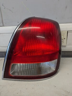 2003 HYUNDAI XG300 DRIVER SIDE RIGHT REAR LIGHT - Image 1 of 4
