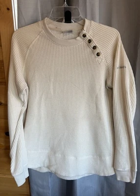 Pullover de manga larga con detalle de botones tejido gofre Cream Columbia Foto 1 de 4