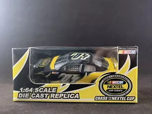 EQUIPO CALIBRE NASCAR 2004 INAGURAL NEXTEL CUP SERIE #04 1:64 TOTALMENTE NUEVO RARO - Imagen 1 de 5