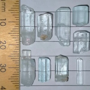Aquamarine and Goshenite loose clear rough gemstones raw crystals lot 30.5ct - Picture 1 of 6