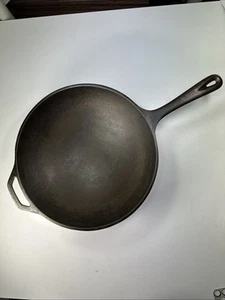 Vintage | Lodge | Cast Iron | Long Handle | Wok - Picture 1 of 16