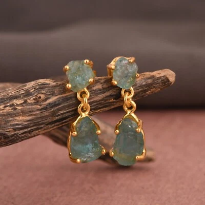 Duas joias femininas penduradas de pedras preciosas brutas folheadas a ouro natural apatita crua - Imagem 1 de 4