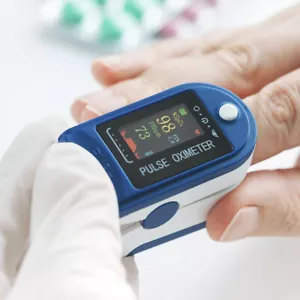 Finger Pulse Oximeter Accurate Fast Sp02 Reading Oxygen Meter Heart Rate Monitor - Picture 1 of 13