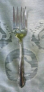 Vtg Oneida Ltd 1881 Rogers FLIRTATION Silver Plated 8 1/4" Serving/Meat Fork - Picture 1 of 2