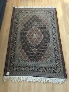 Traditional Hand-Knotted Area Rugs Wool 64 in x 40 in - Picture 1 of 13