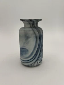 Debi Lilly mittlere marmorierte Kunstglasvase, grau/blau 4,5 Zoll - Bild 1 von 5