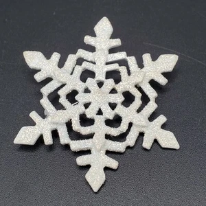 White AJC (American Jewelry Chain Company) Flocked Glitter Snowflake  Brooch Pin - Picture 1 of 8