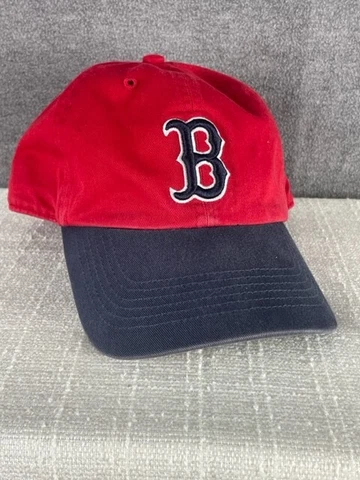Boston Red Sox Ball Cap Red Hat Blue Brim Size Small The Franchise Perfect Fit Cover