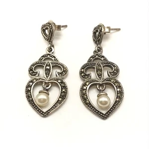 Vintage 925 Sterling Silver Marcasite Pearl Heart Scroll Ladies Dangle Earrings - Picture 1 of 10